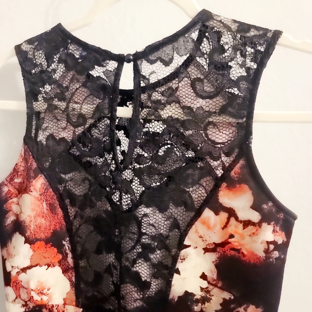 Dress - Picture 3 of 3